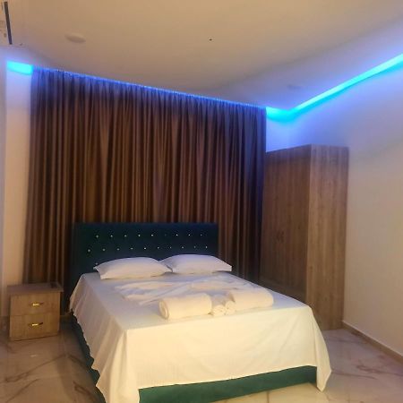 Hotel Megniar Lushnjë Extérieur photo
