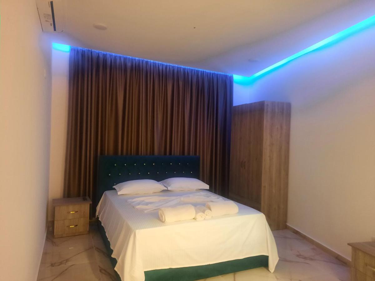 Hotel Megniar Lushnjë Extérieur photo