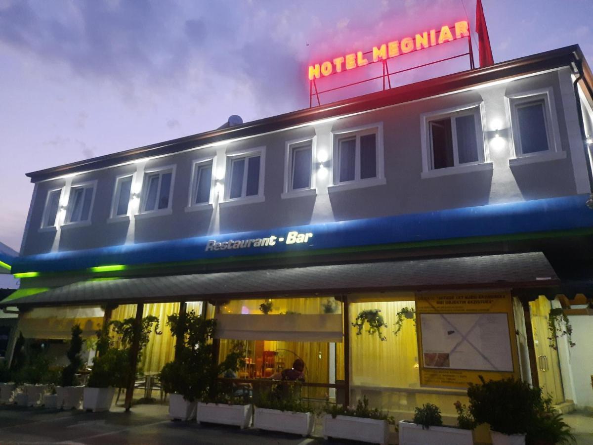 Hotel Megniar Lushnjë Extérieur photo
