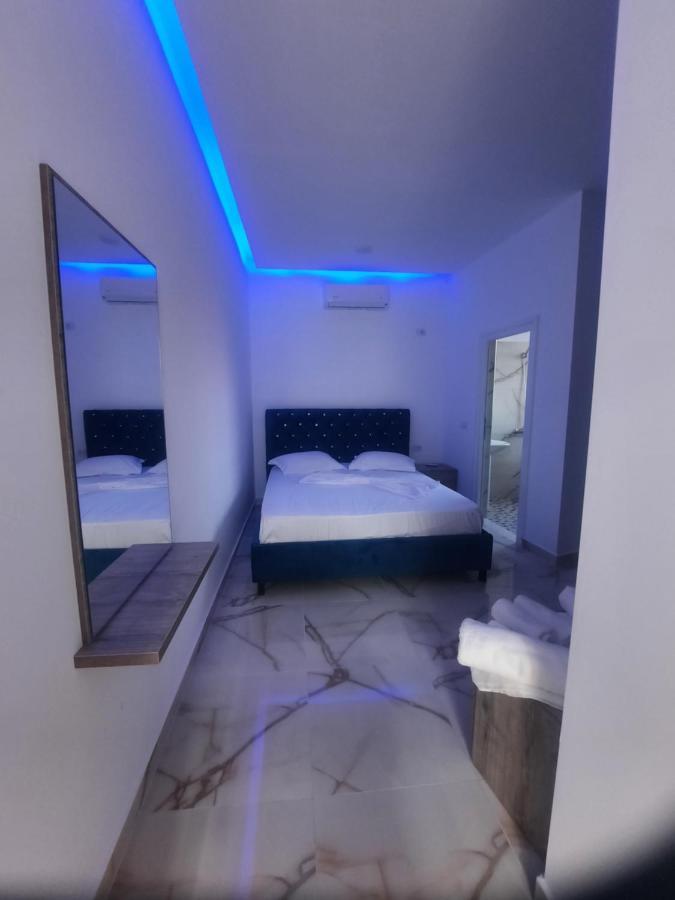 Hotel Megniar Lushnjë Extérieur photo