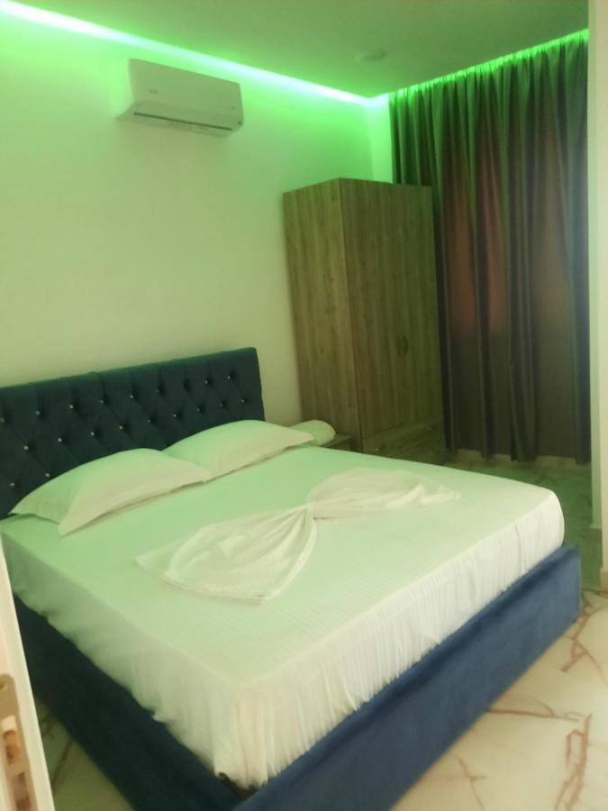 Hotel Megniar Lushnjë Extérieur photo