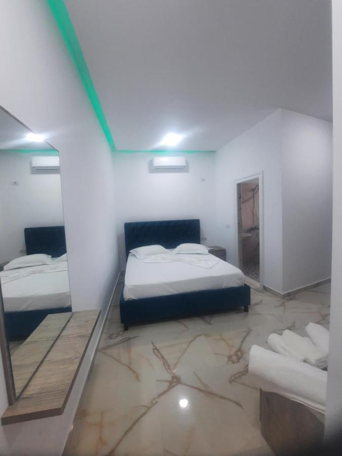 Hotel Megniar Lushnjë Extérieur photo