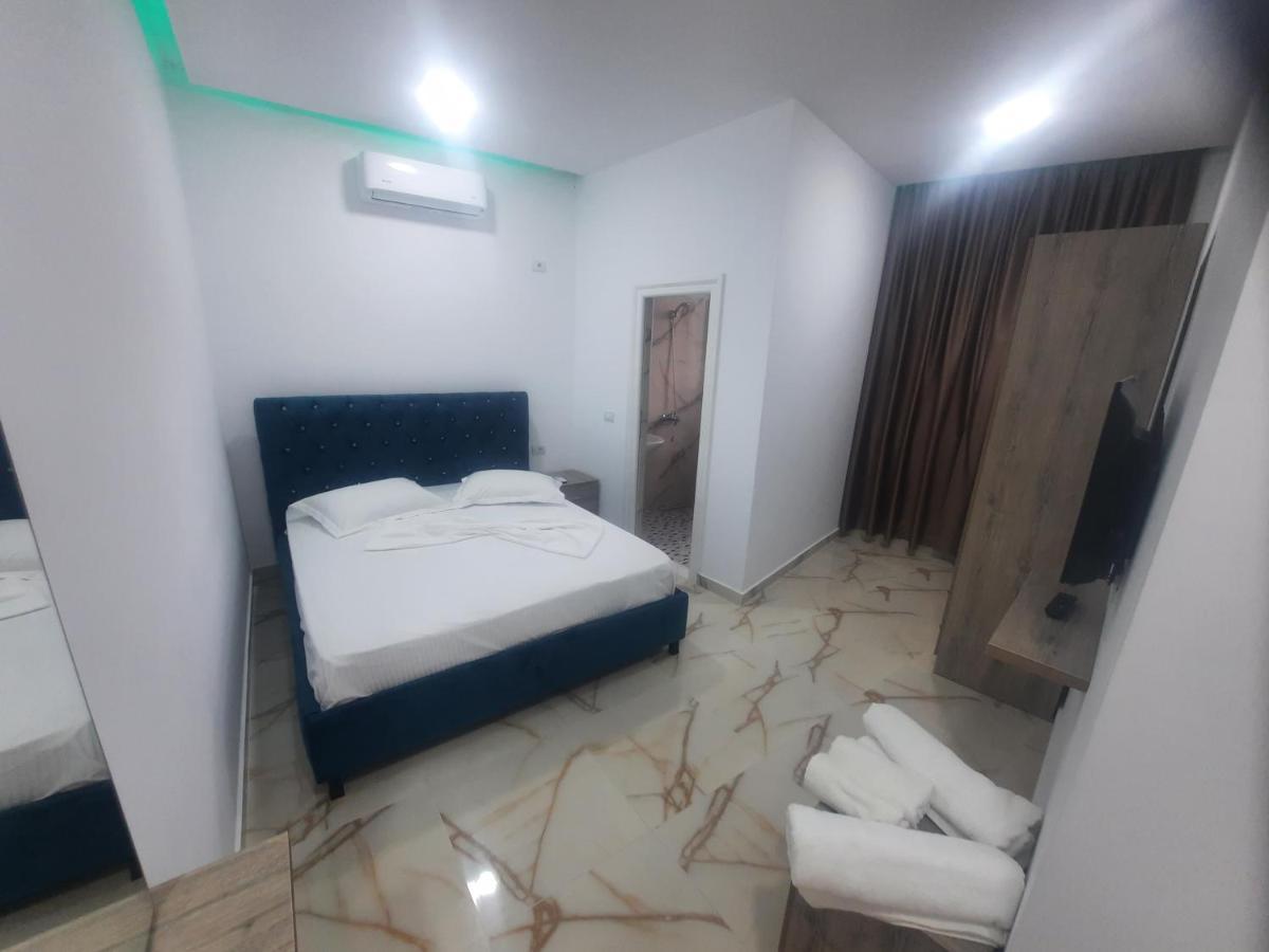 Hotel Megniar Lushnjë Extérieur photo