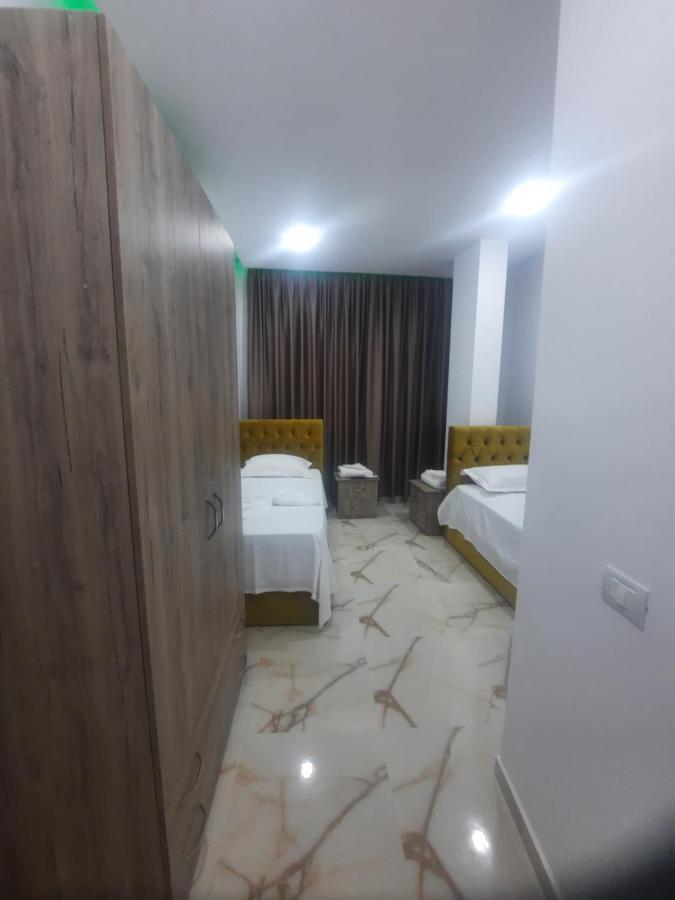 Hotel Megniar Lushnjë Extérieur photo
