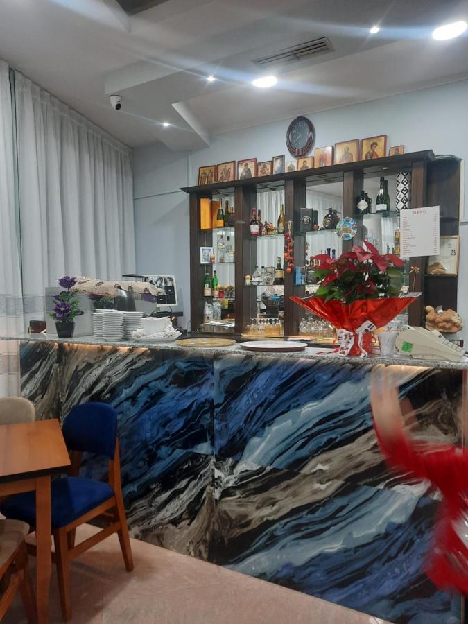 Hotel Megniar Lushnjë Extérieur photo